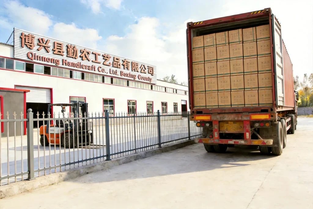 Qinnong Wovennatural's large-scale manufacturing workshop and export-ready product warehouse